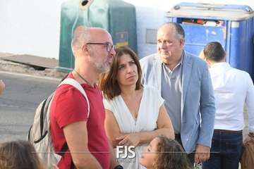 Lomo Magullo abraza la vida con la escultura homenaje a la Traída del Agua/Francisco Javier Santana y TA.